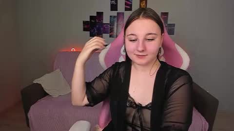 Snapshot of evaxbubbles chatting on March 5, 7:48 am Eva online show from March 5, 7:48 am