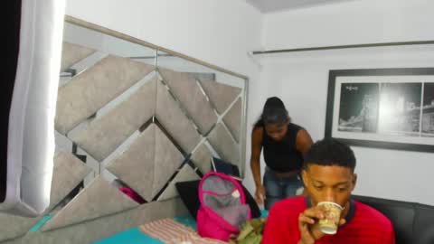 Eva And Emmanuel online show from February 10, 1:15 pm