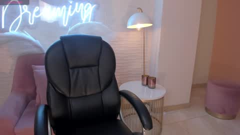 Snapshot of evebenson chatting on December 30, 4:42 am Eve  online show from December 30, 4:42 am