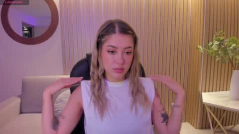 Snapshot of evebenson chatting on January 12, 4:31 am Eve  online show from January 12, 4:31 am