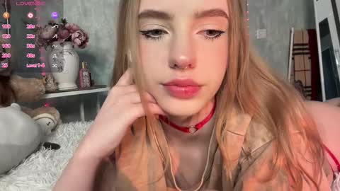 Snapshot of evedarkside chatting on March 15, 4:40 am evedarkside online show from March 15, 4:40 am