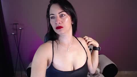 Snapshot of evee_e chatting on May 22, 3:39 pm Evee online show from May 22, 3:39 pm