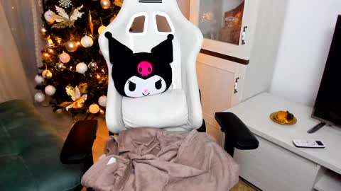 Snapshot of eveeevian chatting on December 29, 4:19 pm eveeevian online show from December 29, 4:19 pm