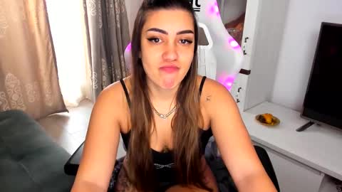 Snapshot of eveeevian chatting on February 16, 11:27 am eveeevian online show from February 16, 11:27 am