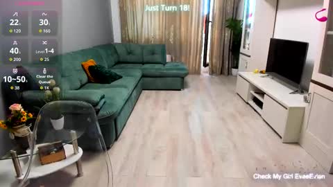 Snapshot of eveeevian chatting on October 25, 8:11 am eveeevian online show from October 25, 8:11 am