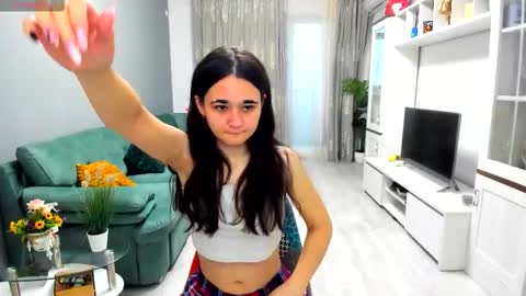 Snapshot of eveeevian chatting on November 8, 8:25 am eveeevian online show from November 8, 8:25 am