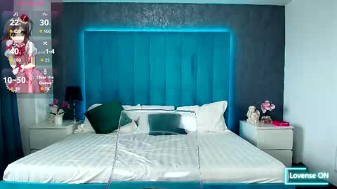 Snapshot of eveeevian chatting on November 11, 9:53 am eveeevian online show from November 11, 9:53 am