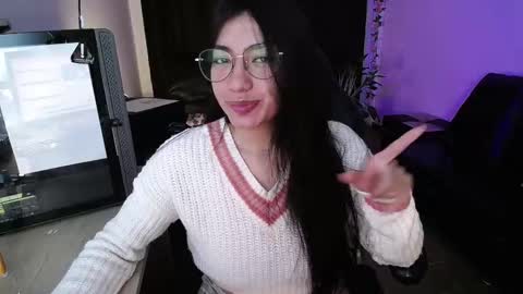 Snapshot of eveelyn_20 chatting on February 26, 6:04 am Kissed by an angel IG evee lyn20 online show from February 26, 6:04 am