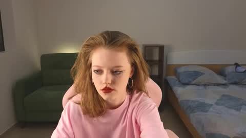 Eveleen online show from September 26, 1:48 pm