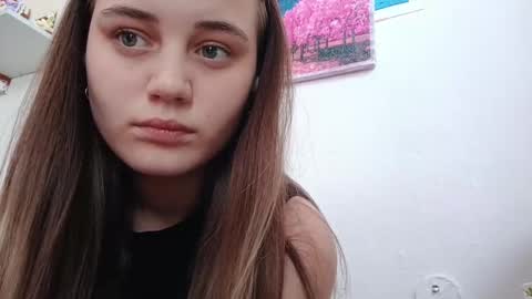 Snapshot of eveliaballiett chatting on February 25, 8:13 am Noor online show from February 25, 8:13 am