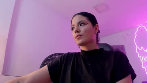evelin__thompsson online show from March 20, 3:11 am
