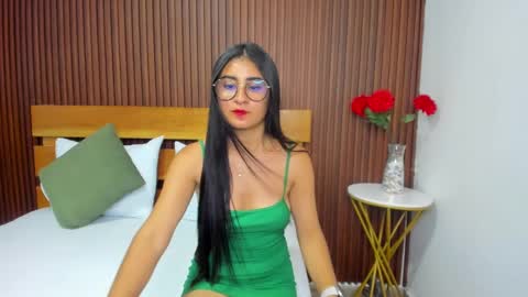 BELLA online show from December 11, 3:05 pm