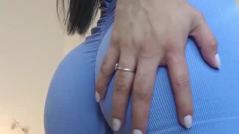 BELLA online show from October 25, 12:02 pm