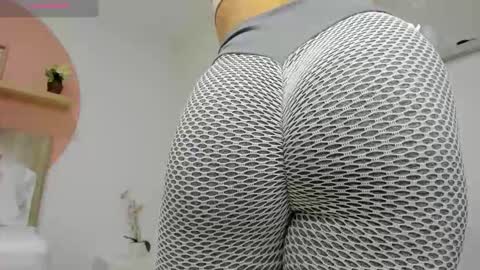 BELLA online show from March 24, 12:10 pm