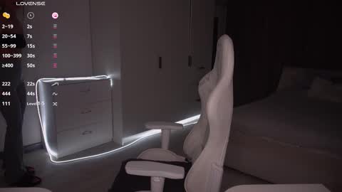 Snapshot of evelina_fox chatting on October 8, 3:20 pm Evelina online show from October 8, 3:20 pm