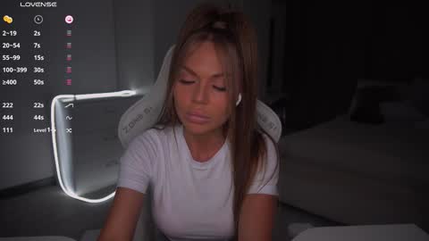 Snapshot of evelina_fox chatting on October 17, 2:41 pm Evelina online show from October 17, 2:41 pm