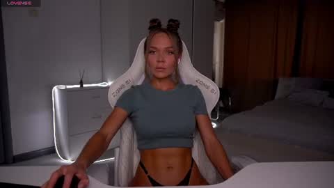 Evelina online show from June 18, 9:36 am