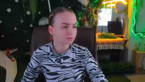 Snapshot of evelinakitty chatting on June 10, 9:08 am Evelina online show from June 10, 9:08 am