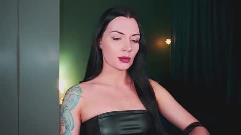 Snapshot of evelingoddess chatting on March 15, 6:14 pm your Love online show from March 15, 6:14 pm