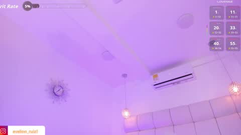 Snapshot of evelinn_ruiz chatting on September 25, 7:06 pm Evelinn online show from September 25, 7:06 pm