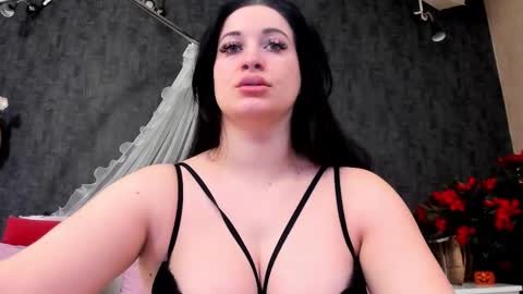 evellynereys online show from January 18, 5:00 am