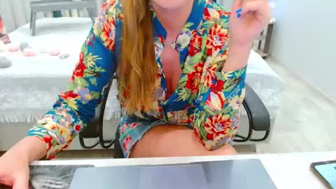 evelove online show from May 18, 3:40 pm