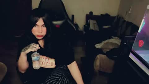 evelyn420521 online show from July 14, 7:35 am