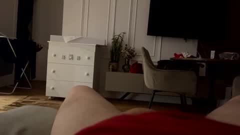 Snapshot of evelyn61 chatting on December 4, 6:28 pm MomDad online show from December 4, 6:28 pm