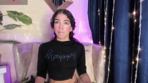 evelyn__rose1 online show from May 2, 2:16 am