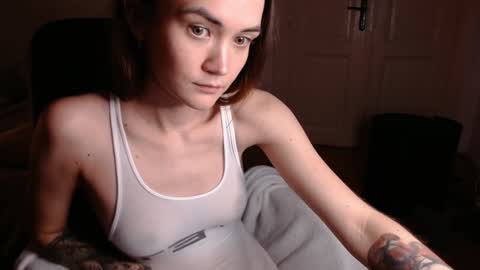 Evelyn online show from December 17, 3:17 am