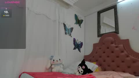 Snapshot of evelyn_greendell chatting on March 22, 1:14 pm evelyn_greendell online show from March 22, 1:14 pm