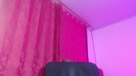 Snapshot of evelyn_sandoval chatting on October 25, 2:30 am Evelyn Sandoval online show from October 25, 2:30 am