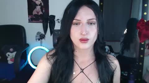 Snapshot of evelyn_sheeran chatting on March 30, 2:34 am Julieta online show from March 30, 2:34 am