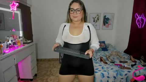 Evelyn online show from June 1, 10:44 pm