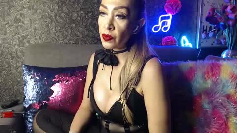 Snapshot of evelynagrey chatting on January 8, 7:13 am EvelynaGrey online show from January 8, 7:13 am