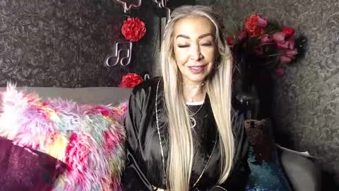Snapshot of evelynagrey chatting on January 27, 2:53 am EvelynaGrey online show from January 27, 2:53 am