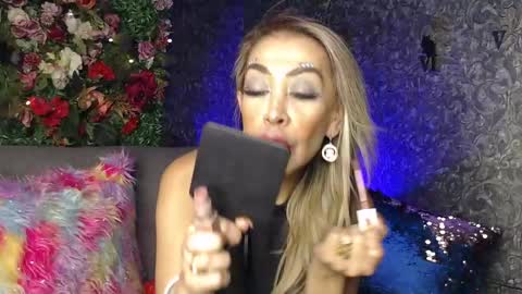 Snapshot of evelynagrey chatting on January 28, 6:49 am EvelynaGrey online show from January 28, 6:49 am