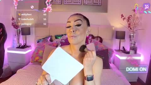 Snapshot of evelynagrey chatting on March 7, 9:06 am EvelynaGrey online show from March 7, 9:06 am