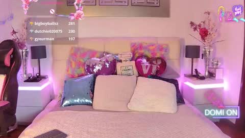 Snapshot of evelynagrey chatting on March 11, 9:37 am EvelynaGrey online show from March 11, 9:37 am
