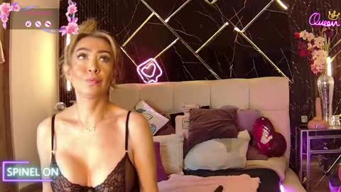 Snapshot of evelynagrey chatting on April 23, 12:29 pm EvelynaGrey online show from April 23, 12:29 pm