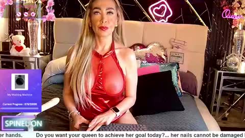 Snapshot of evelynagrey chatting on May 4, 11:23 pm EvelynaGrey online show from May 4, 11:23 pm