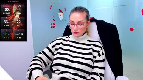 evelyne_rose online show from December 13, 6:21 am