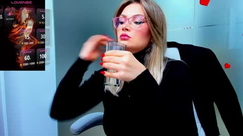 evelyne_rose online show from January 10, 5:37 am