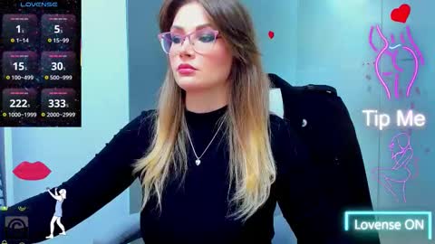 evelyne_rose online show from November 23, 5:40 am