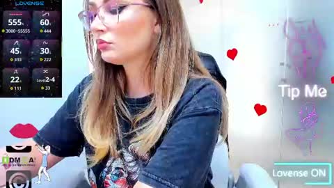 evelyne_rose online show from June 13, 5:05 am