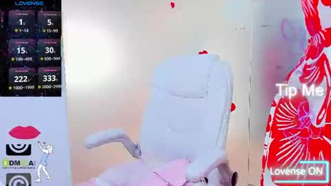 Snapshot of evelyne_rose chatting on June 23, 5:16 am evelyne_rose online show from June 23, 5:16 am