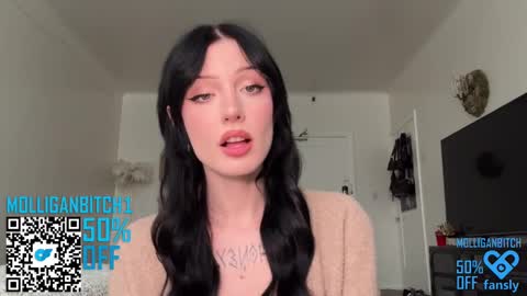 Snapshot of evelynforever chatting on February 12, 10:37 pm Evelyn online show from February 12, 10:37 pm