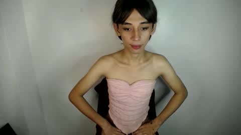 Snapshot of evelynfuck chatting on March 22, 10:24 pm evelynfuck online show from March 22, 10:24 pm