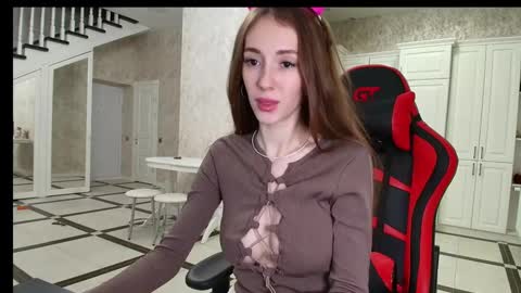 evelynn_mooree online show from December 19, 10:42 pm