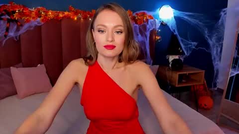 Evelyn online show from October 25, 1:35 am